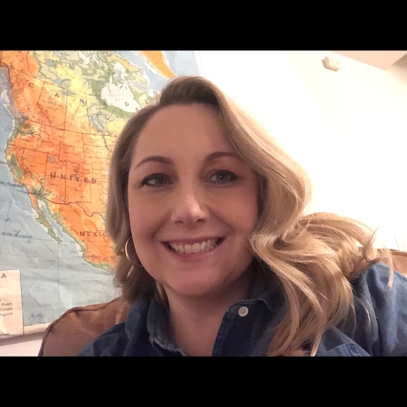 Meet your Posher, Jessica - Picture 2 of 2